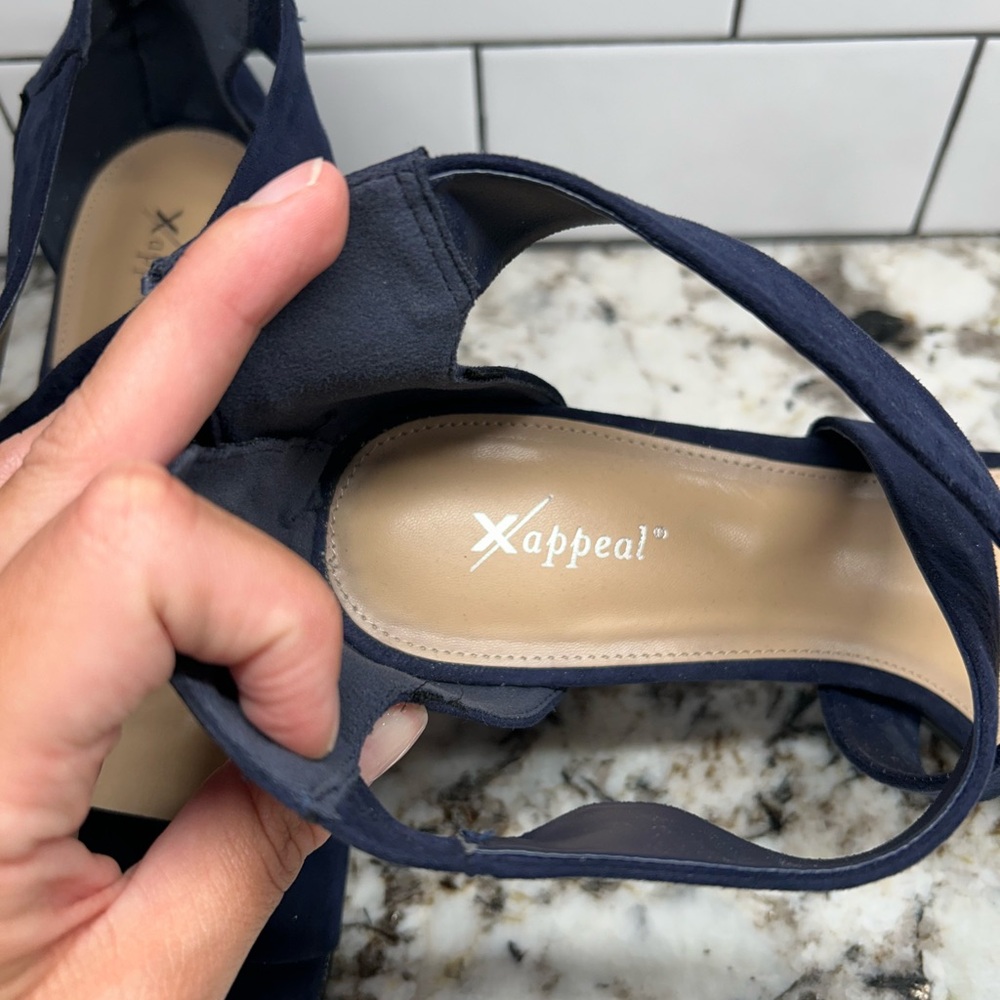 Blue Suede shoes - Picture 3 of 3